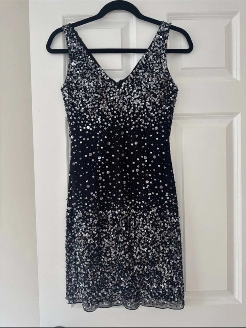 Black Sequin V-Neck Midi Dress - size 0